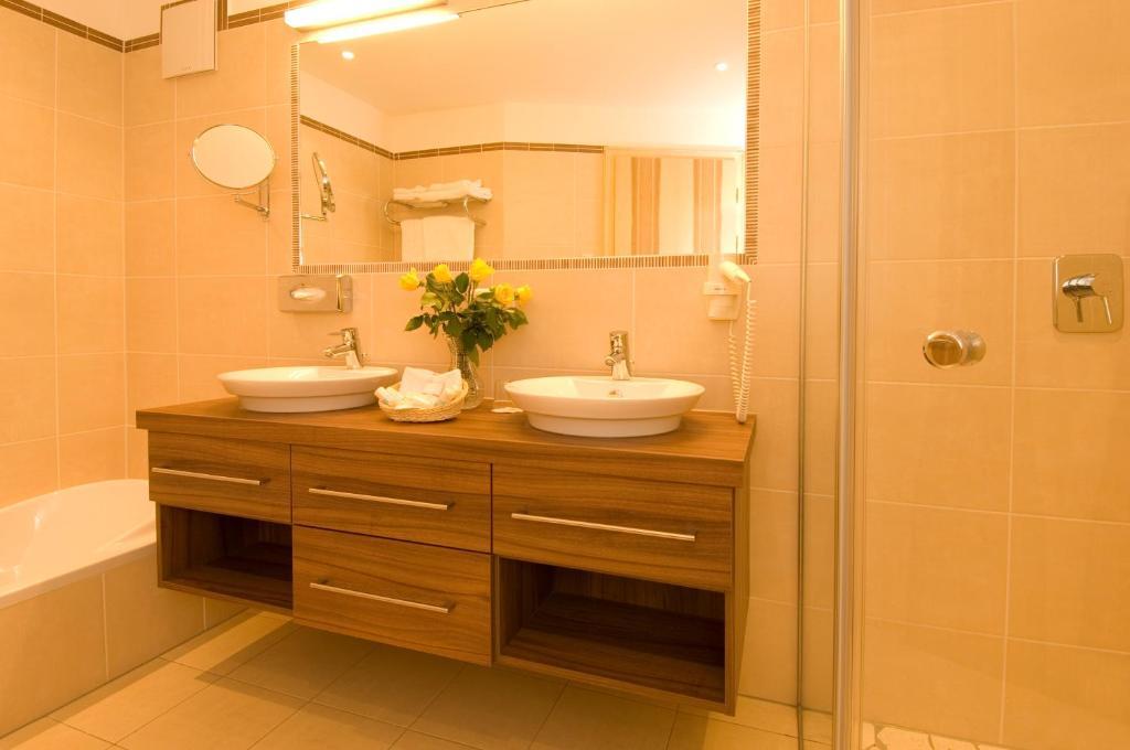 Hotel Alpen Residence Ehrwald Rom bilde